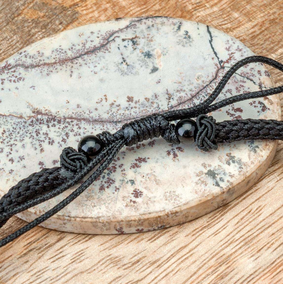Основа для колье из черного полиэстрового шнура с узлами удачи, шнур 3,8мм х 64см, регулируется до 43см, на скользящем узле, бейл бусина-рондель из нефрита 9х4мм.