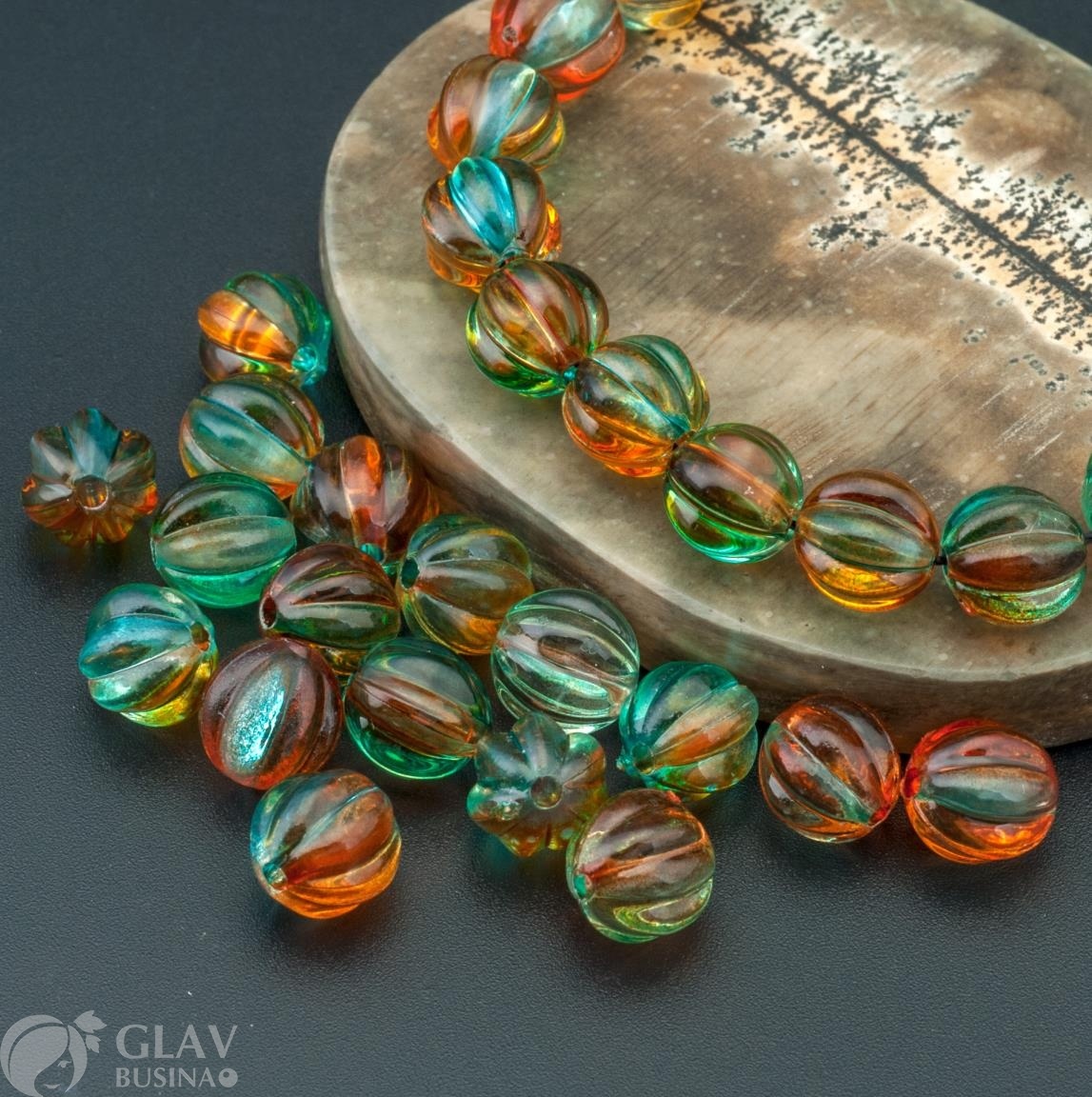 ОПТ (200 бусин) Бусины акриловые прозрачные мандаринка 7 долек, цвет янтарный и зеленый, 8мм, отв. 1,5мм.