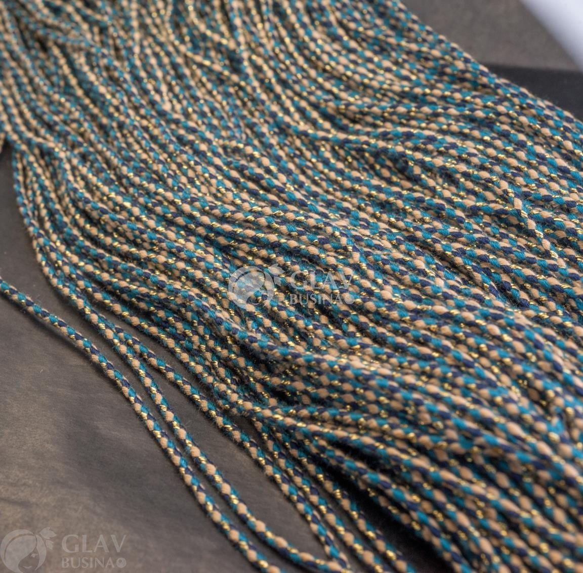 ОПТ (20 метров) Шнур для браслета двуцветный, полиэстровый с золотым люрексом из нитей 3 цветов бежевый, темно-синий, синий стальной, 2мм.