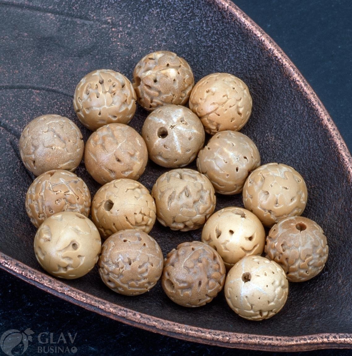 ОПТ (20 бусин) Бусины рудракша, обточенные до ровного шара, диам. 10 мм, отв-е 1 мм, цвет миндальный, без покрытия.