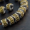 Латунная двуцветная бусина-ваджра с орнаментом в стиле Chrome Hearts, р-р 10х8мм, отв-е 3.5мм.