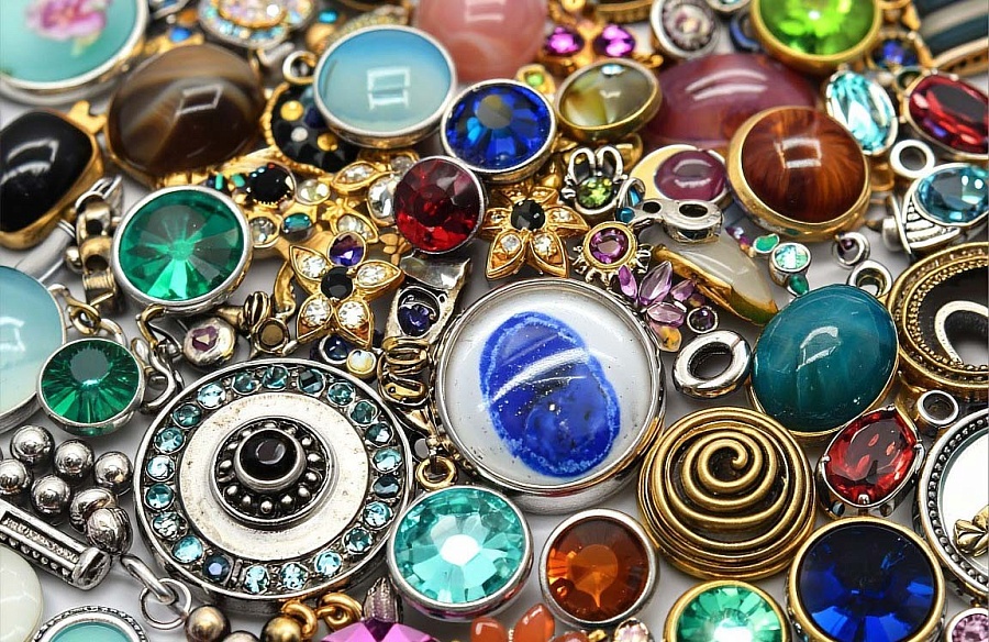 Стразы и вставки