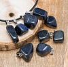 Кулон из искуственного авантюрина Blue sand stone произвольной формы, в ассортименте, р-р 10-12х14-18мм, с латунным бейлом цвет платина.